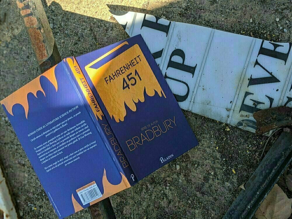 Fahrenheit 451, Ray Bradbury, Editura Paladin