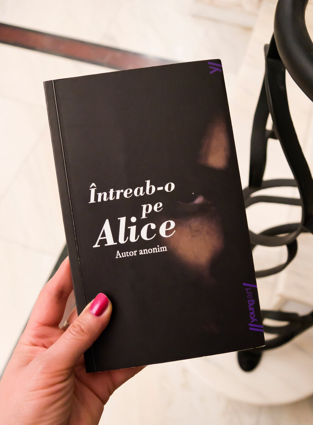 Întreab‑o pe Alice, autor anonim, Editura Youngart